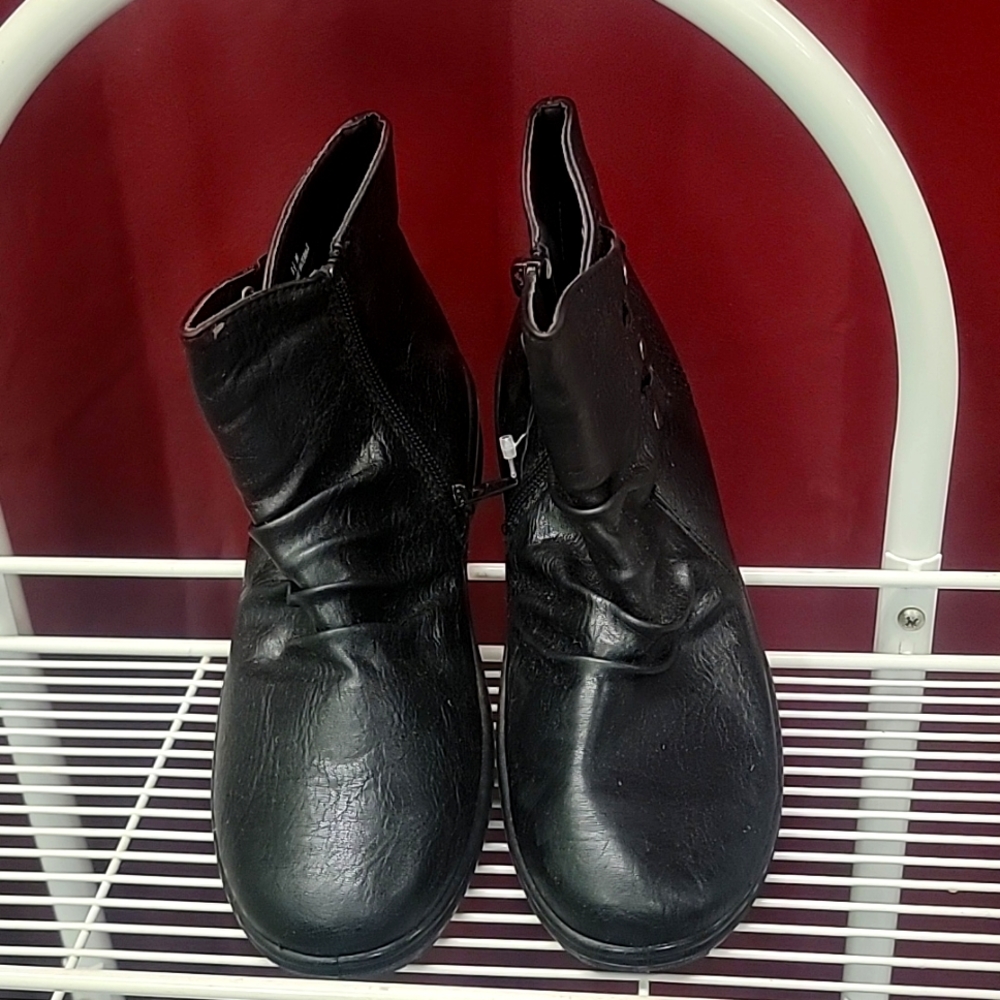 Size 5.5 women brand new boots